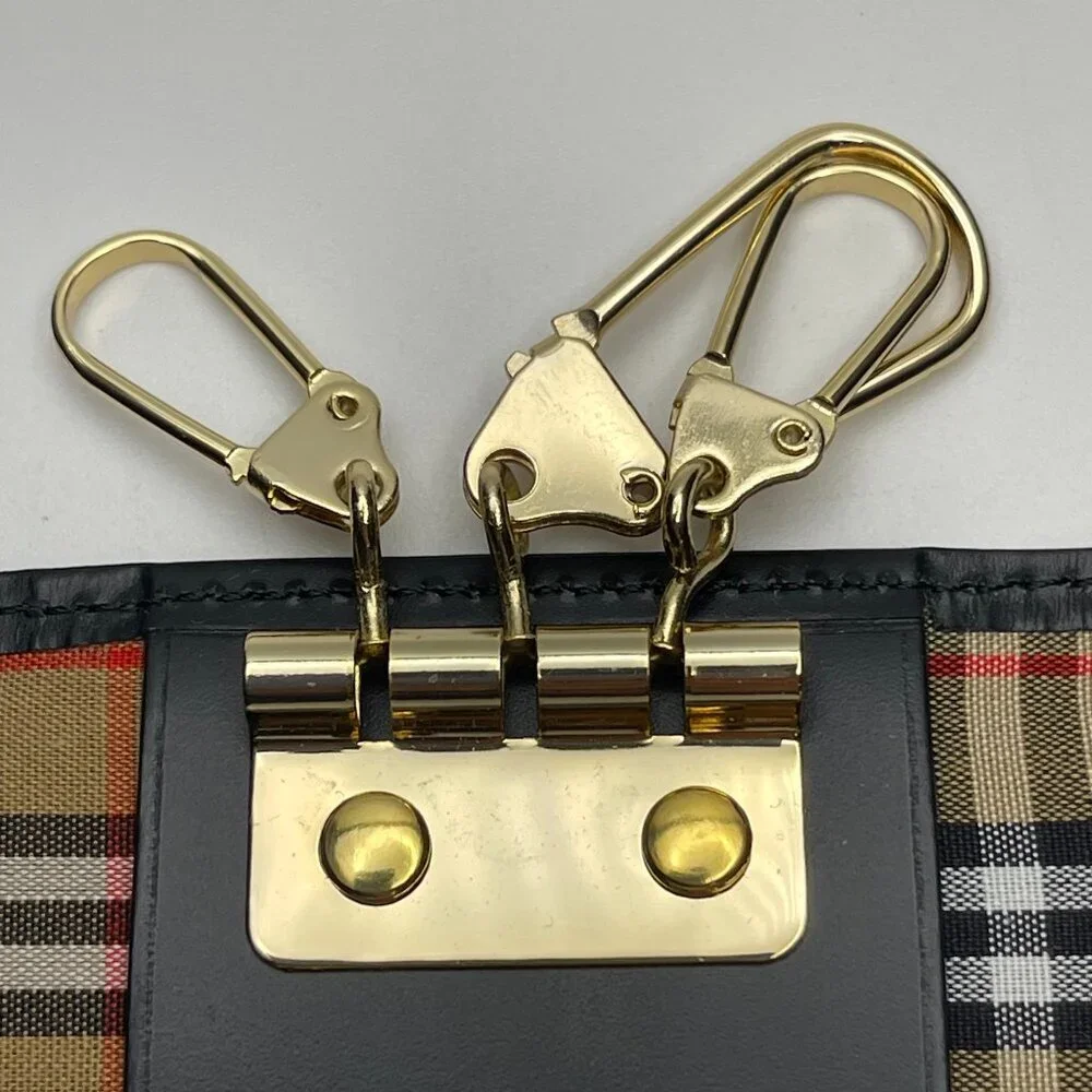Burberrys Vintage Leather Key Holder with Nova Check Accents in Black - Preowned - Picture 7 of 9